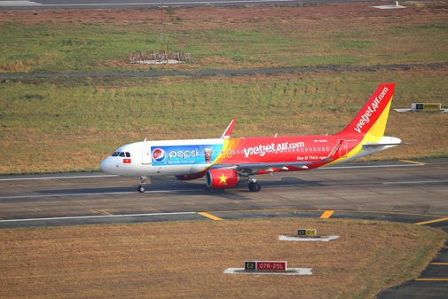 T&agrave;u bay Vietjet